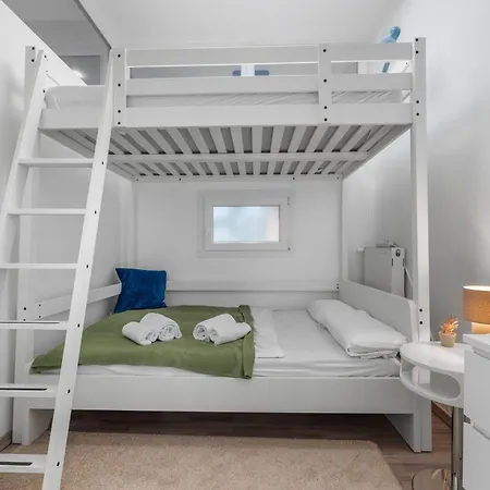 Apartmán Loftly Kottbusser Damm 68 - Parkplatz - Self Check In - 300 Mbits
