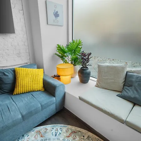 Loftly Kottbusser Damm 68 - Parkplatz - Self Check In - 300 Mbits Apartment Berlin